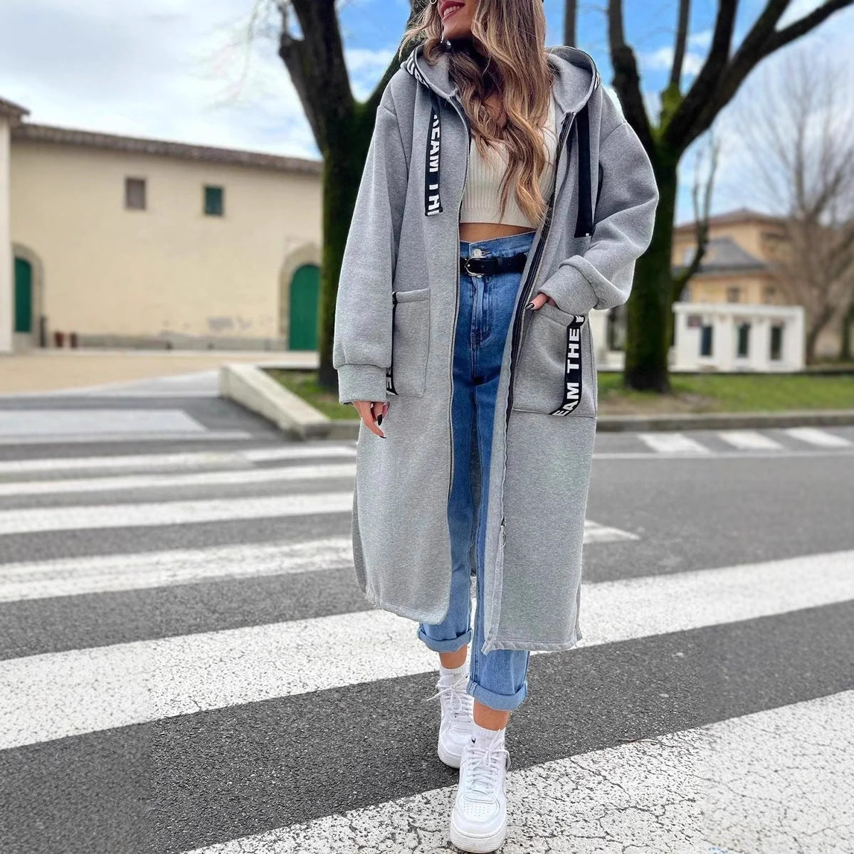 ABRIGO SUDADERA OVERSIZE CON CAPUCHA PARA MUJER